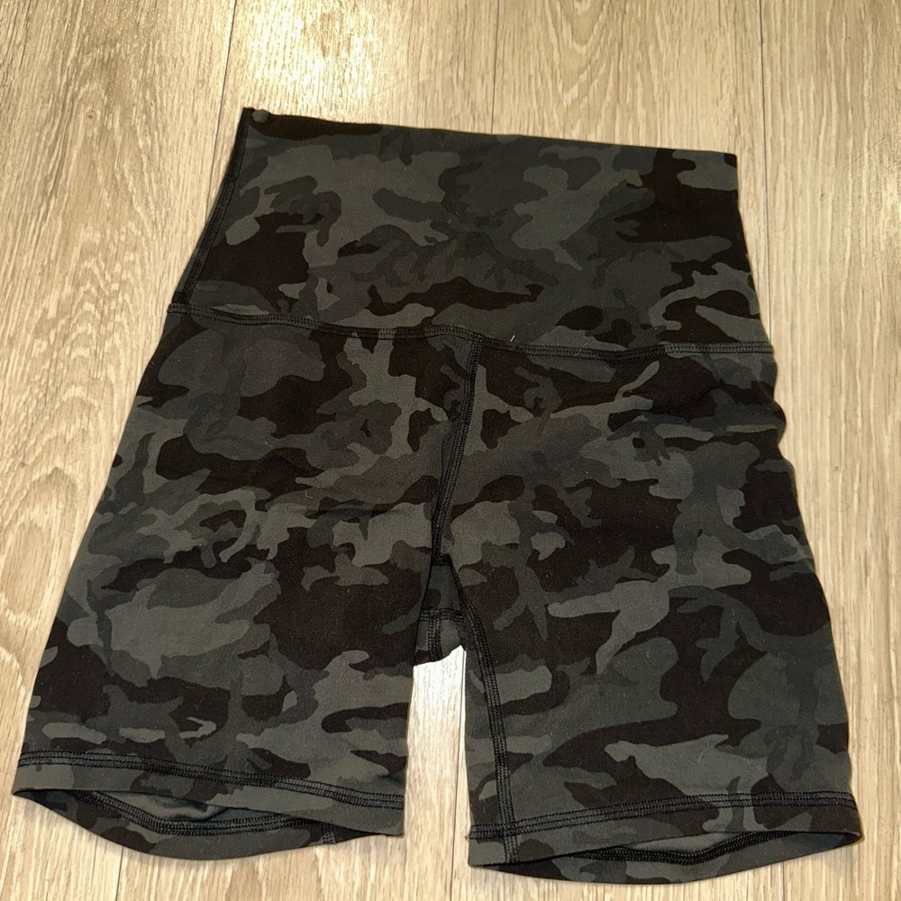 Lululemon Athletica green camo Athletic Shorts